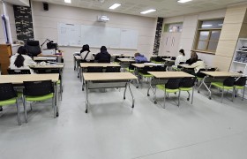 전남여자고등학교-수강용탁자